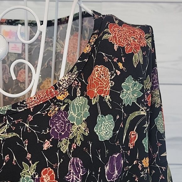 LulaRoe NWT floral print tunic top for women Size S ( runs big ) - Picture 4 of 13